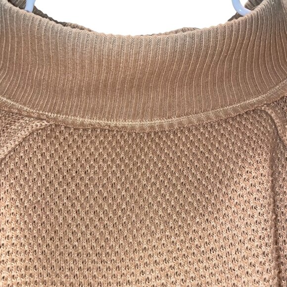Free People We The Free She’s a Keeper Sweater Tan Pullover Size Medium - Picture 6 of 15